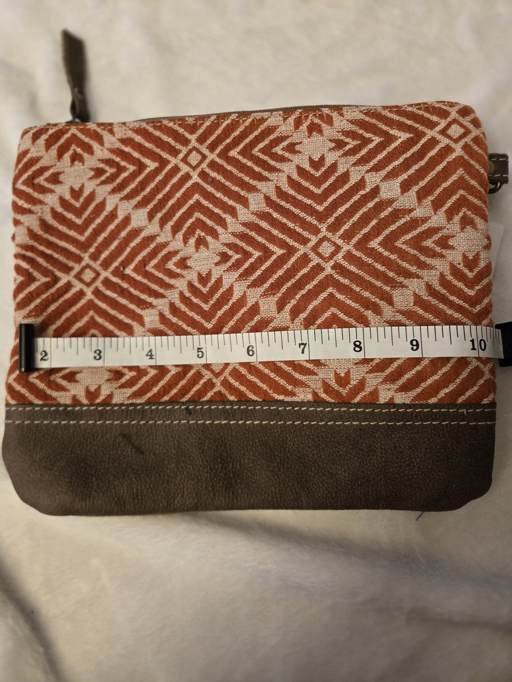 OLAY Orange and Brown Geometric Wristlet Clutch - Picture 3 of 7